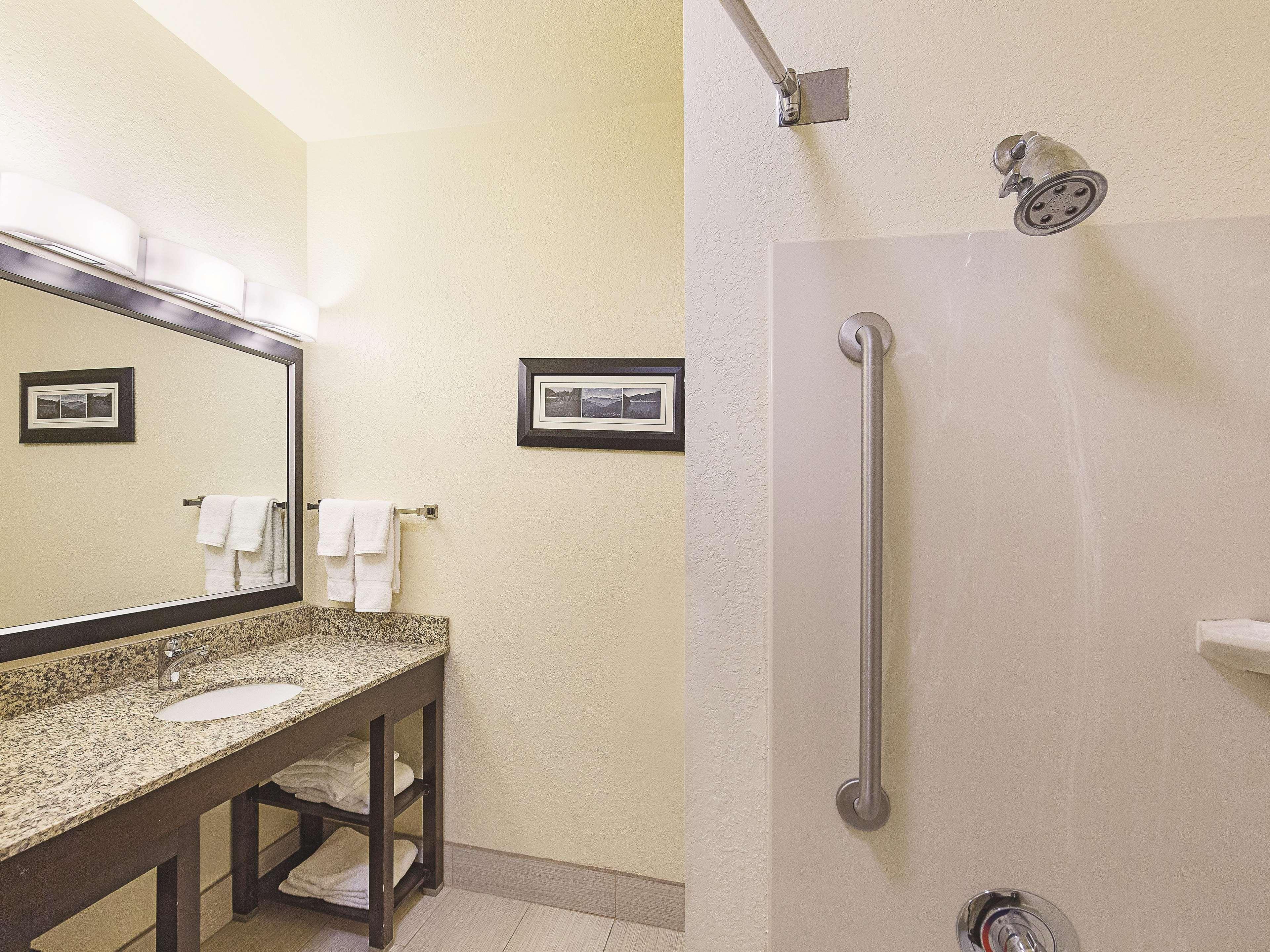 La Quinta By Wyndham Central Point - Medford Exterior photo