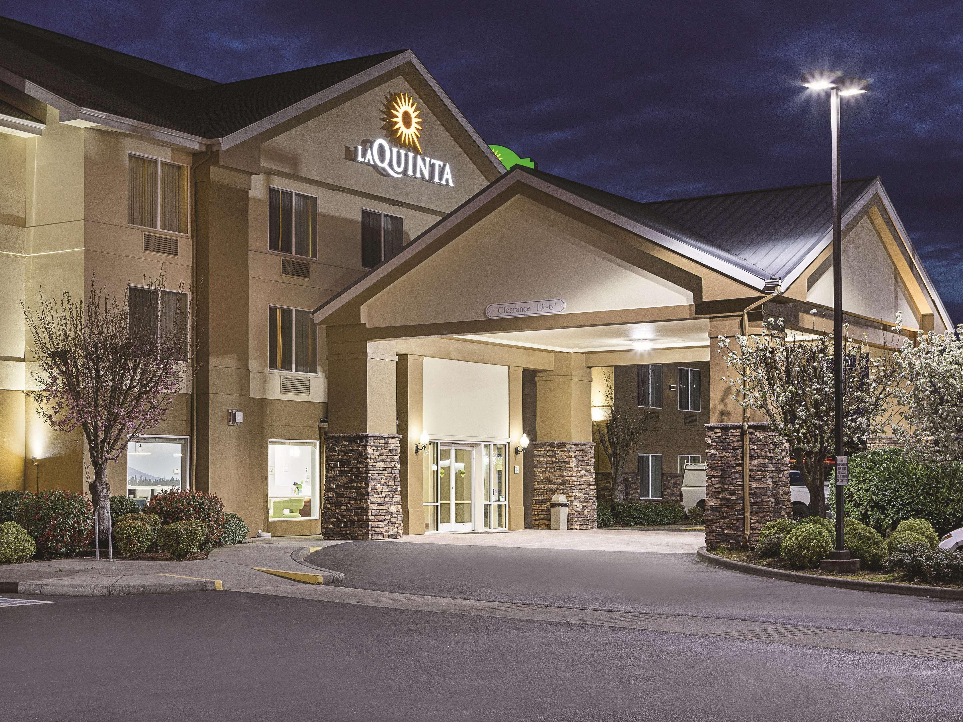 La Quinta By Wyndham Central Point - Medford Exterior photo