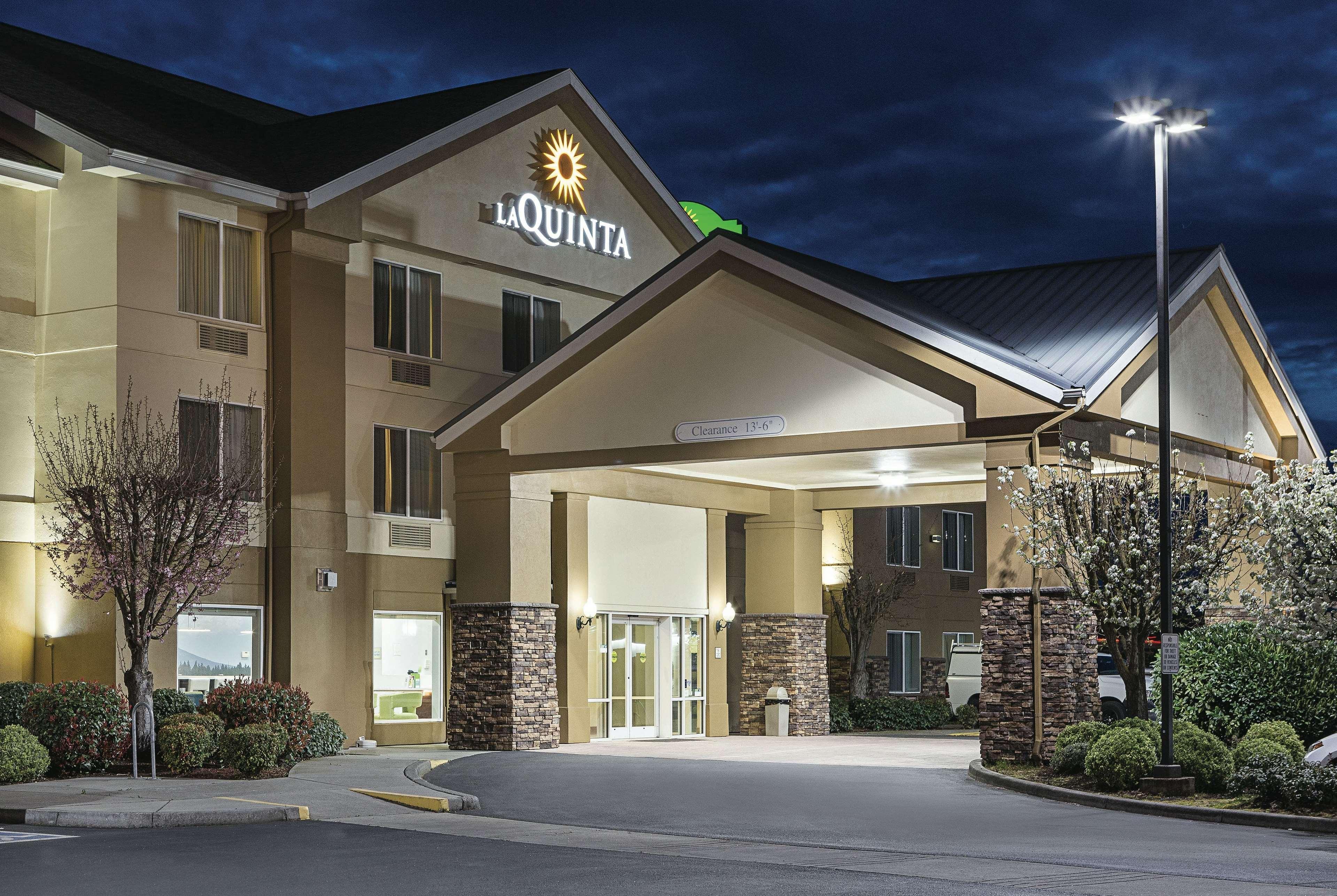 La Quinta By Wyndham Central Point - Medford Exterior photo