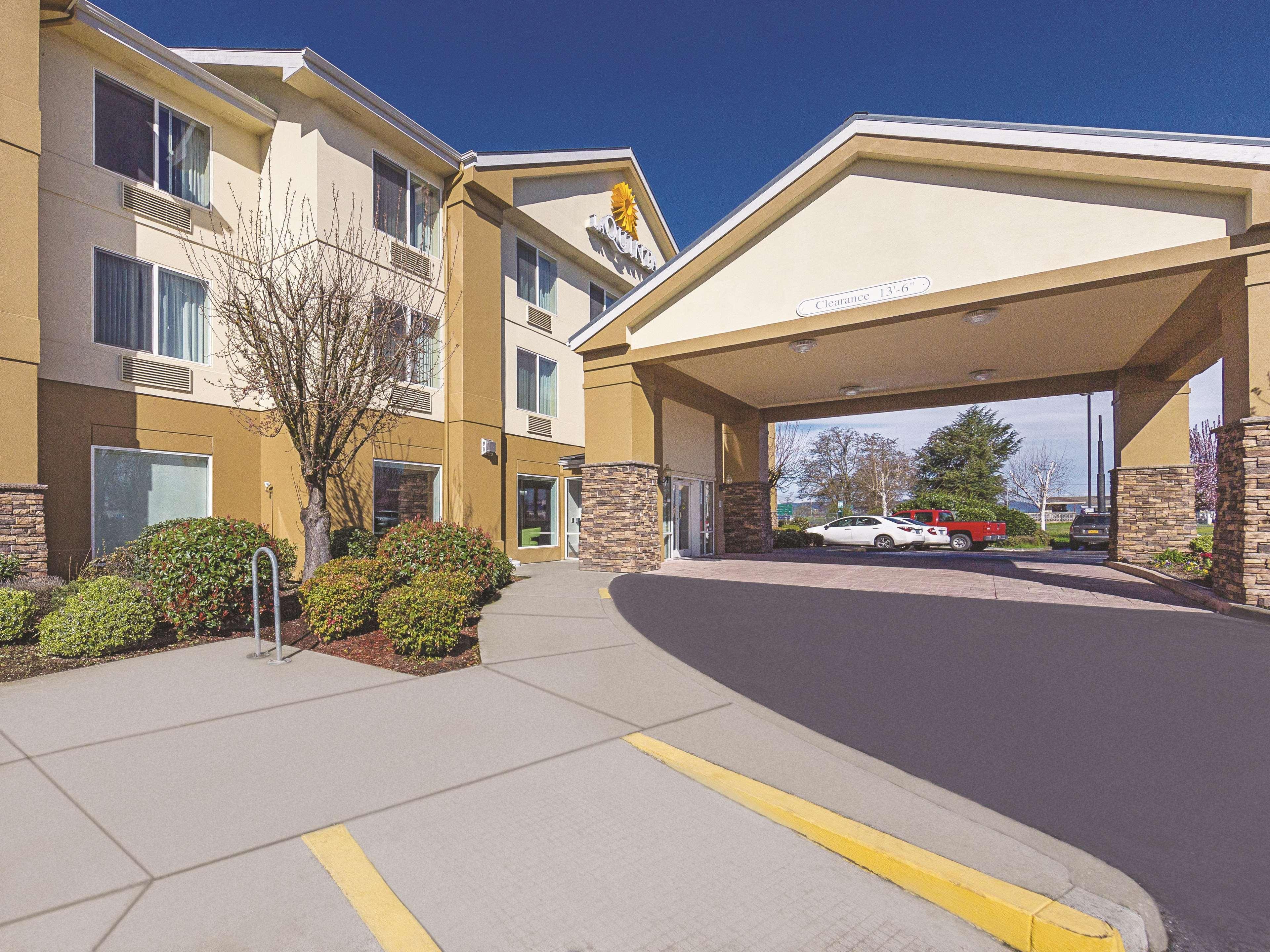La Quinta By Wyndham Central Point - Medford Exterior photo
