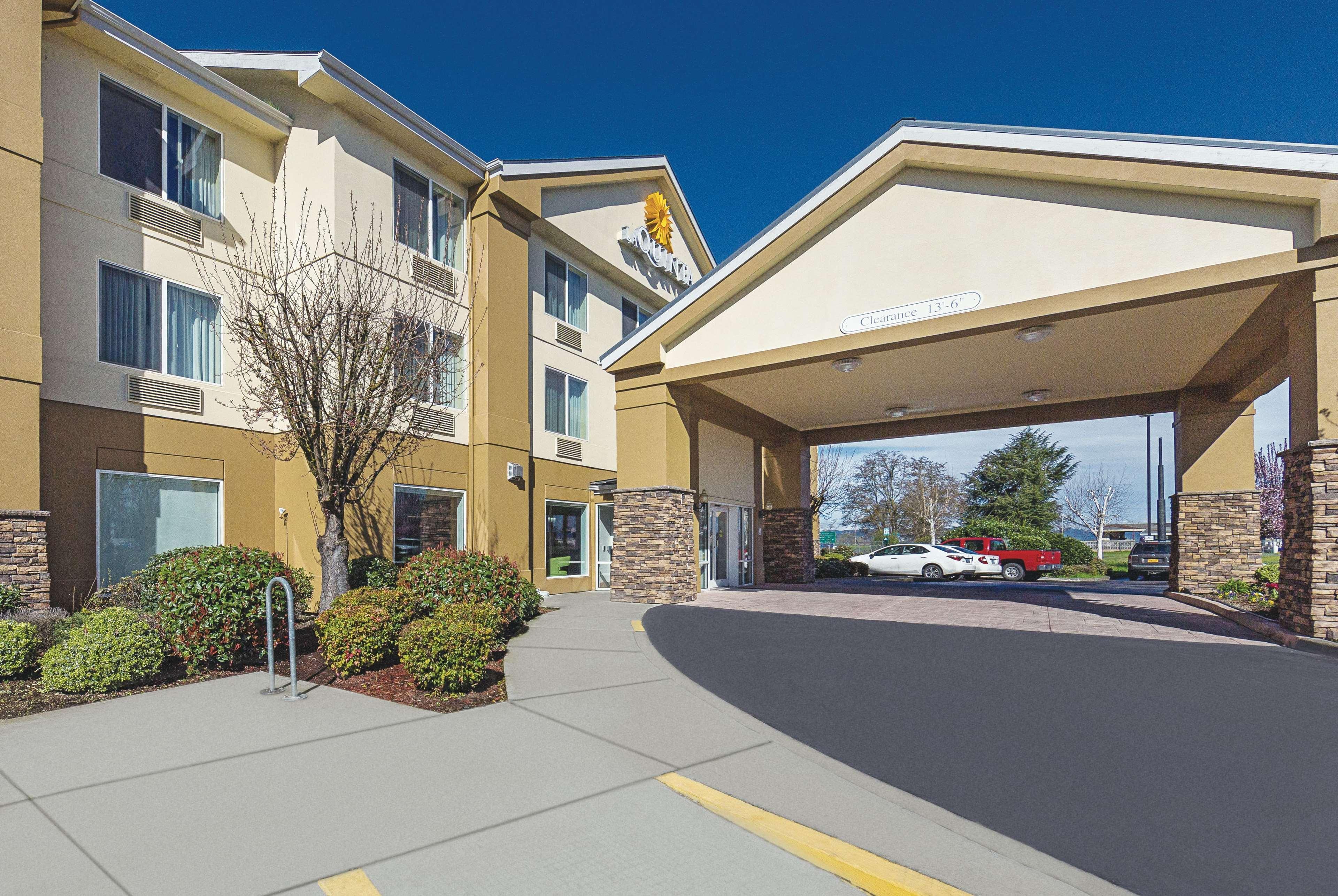 La Quinta By Wyndham Central Point - Medford Exterior photo