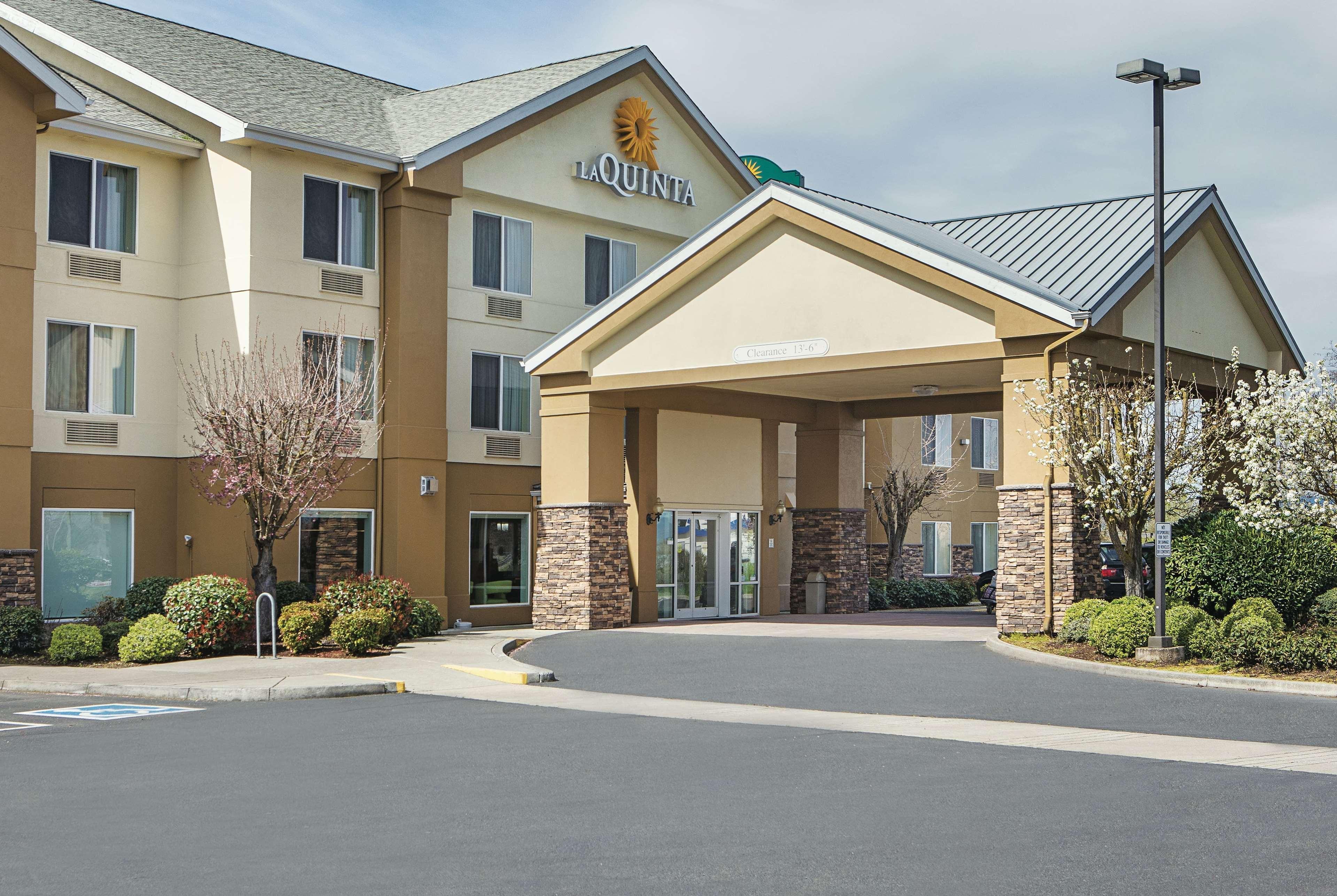 La Quinta By Wyndham Central Point - Medford Exterior photo