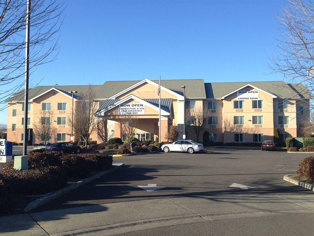 La Quinta By Wyndham Central Point - Medford Exterior photo